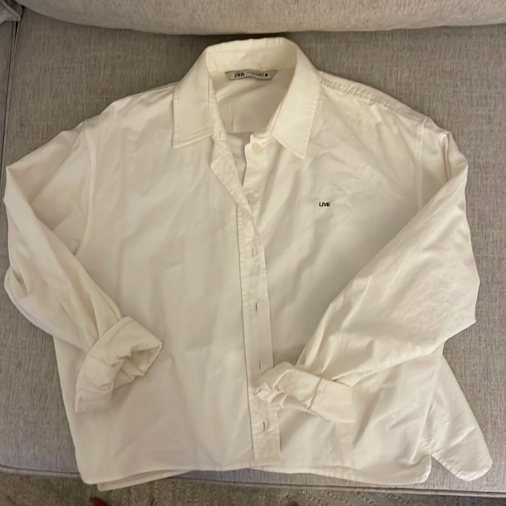 ZARA CROPPED WHITE BUTTON UP